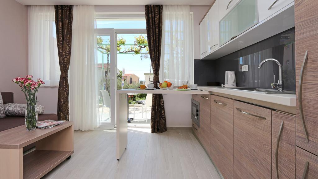 Apartments Hermes Tucepi Exterior photo